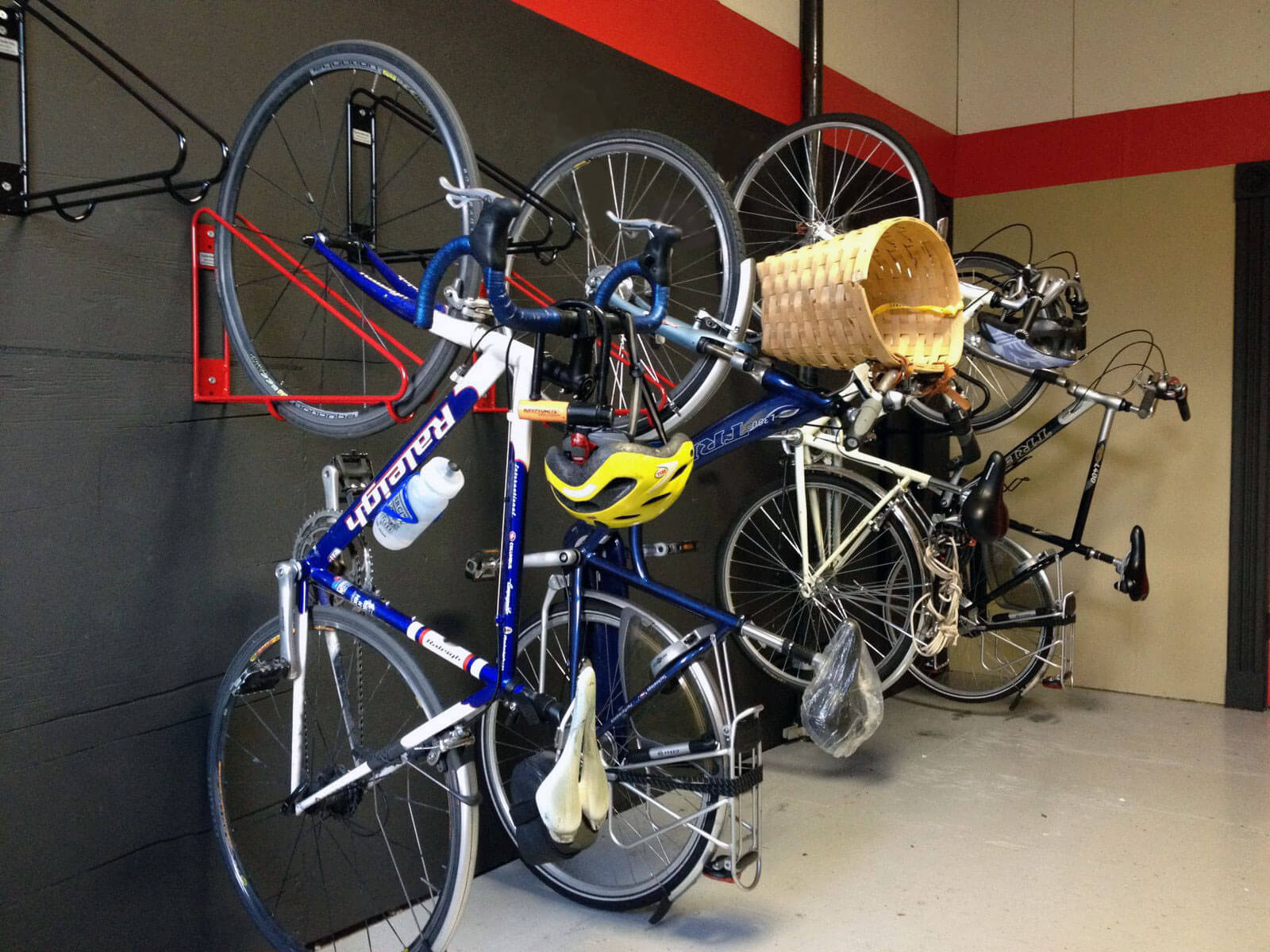 lockable wall mounted bike rack